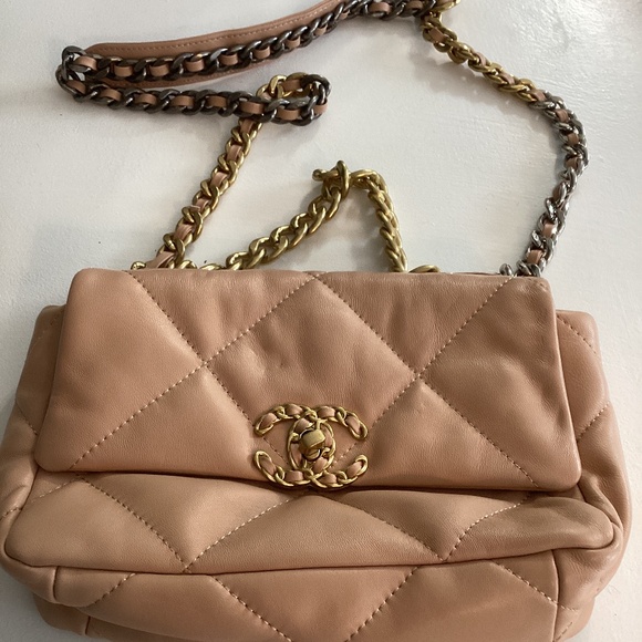 Tan Diamond Quilted Leather CC Shoulder Bag - Picture 1 of 8